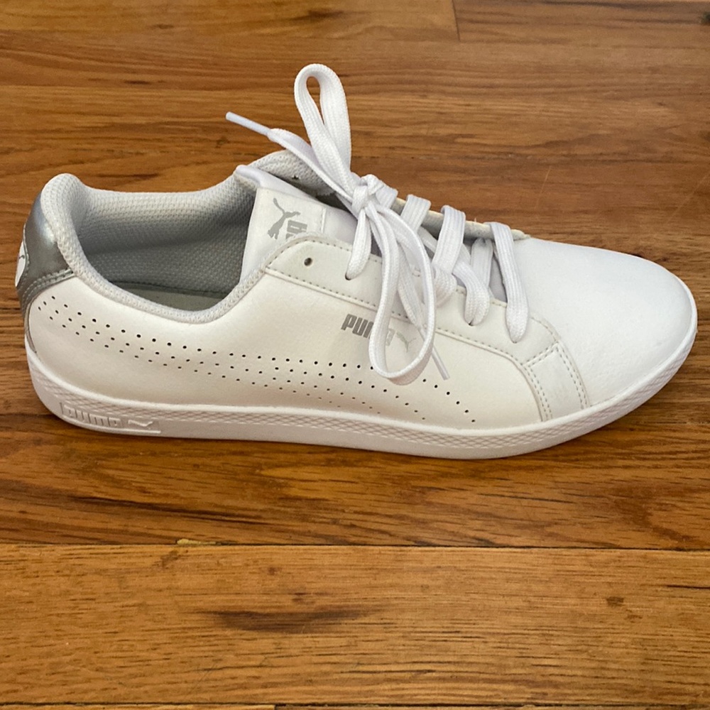 Size 8.5 White Puma Lace Up Sneakers
